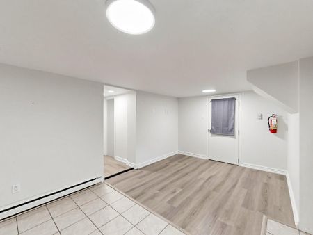 For Lease - 2163 King Road Unit# D, King, Ontario - Photo 2