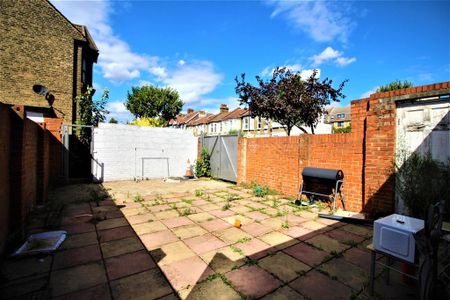 3 bedroom house share to rent - Photo 4