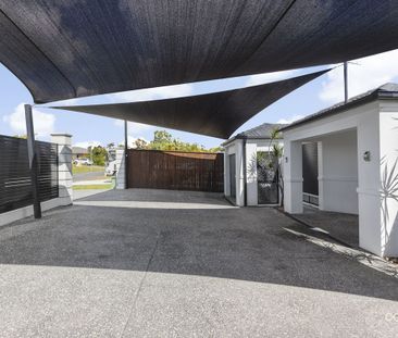 Modern Renovated Family Home - Photo 1