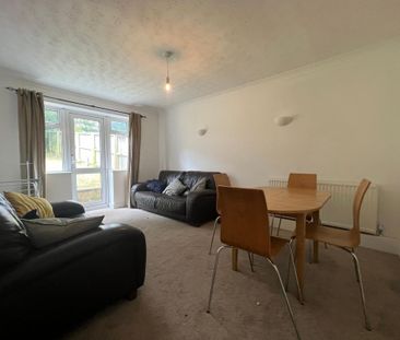 4 bedroom semi-detached house to rent - Photo 1