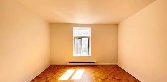 Pointe St-Charles - 5 1/2 Sur 2 Étages - Photo 2