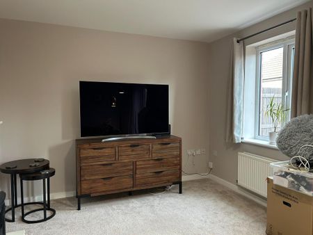 4 bedroom semi-detached house to rent - Photo 4