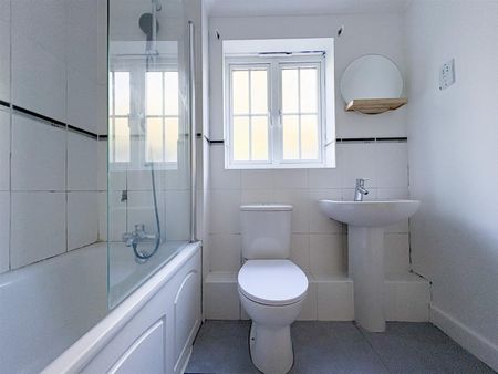 Welton Rise, St Leonards TN37 7RS - Photo 5