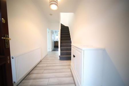 3 bedroom terraced house to rent - Photo 3