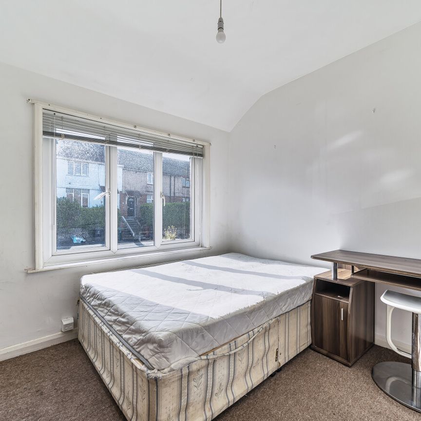 6 bedroom terraced house to rent - Photo 1