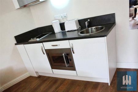 1 bedroom penthouse to rent - Photo 3