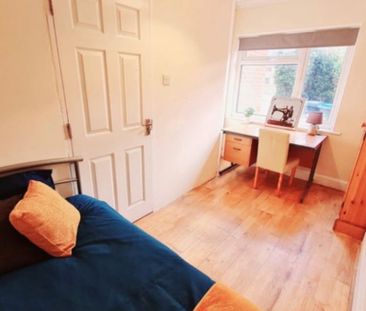 Room in a Shared House, Charter Avenue, CV4 - Photo 3