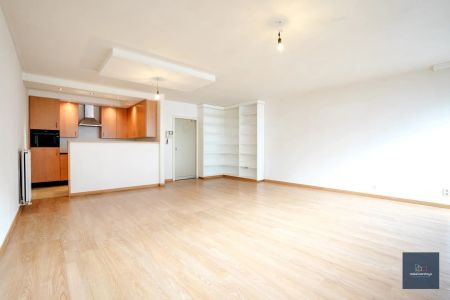 Goedgelegen 2slpk-appartement met terras en staanplaats - Photo 4