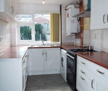 4 bedroom terraced house to rent - Photo 6