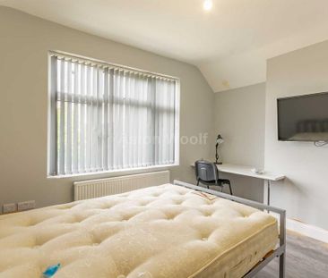 2 bedroom semi-detached house to rent - Photo 6