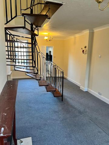 3 bedroom terraced house to rent - Photo 4