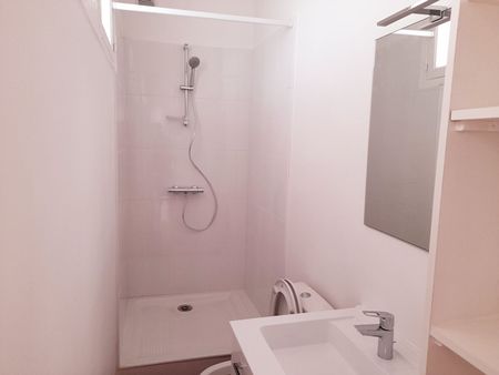 Location Appartement 2 pièces 49m² - Photo 4