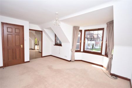 4 bedroom detached house to rent - Photo 3