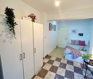 Room in a Shared House, Harrow Road, HA9 - Photo 3