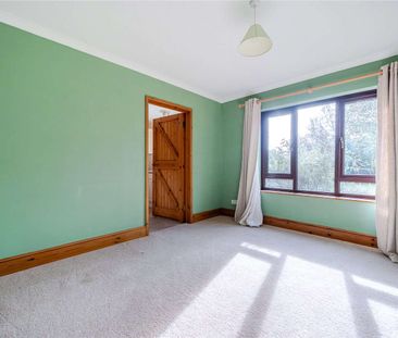 Detached four-bedroom versatile house with garage and driveway. *Pl... - Photo 1