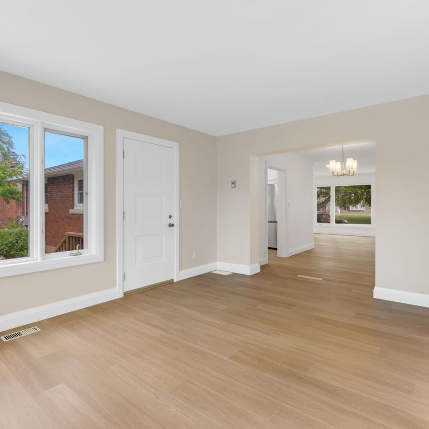 For Lease - 10 West Hampton Road, St. Catharines, Ontario - Photo 1