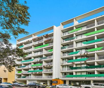 Contemporary Elegance - Photo 3