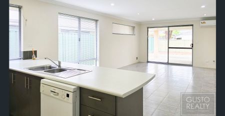 Spacious Family Home in a Prime, Ultra‑Convenient Location - Photo 4