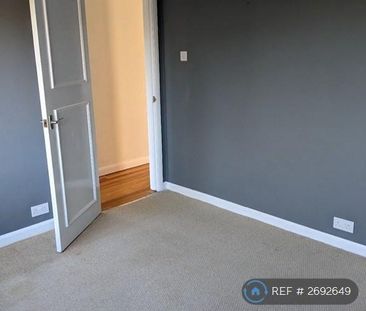 4 bedroom semi-detached house to rent - Photo 1