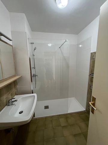 Location Appartement 3 pièces 62m² - Photo 4