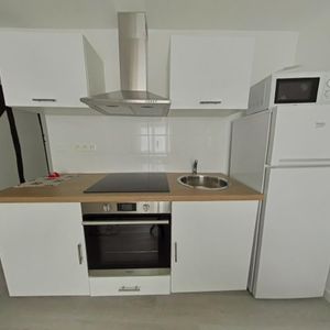 Location Appartement 2 pièces Meublé 31m² LOUDUN 86200 - Photo 2