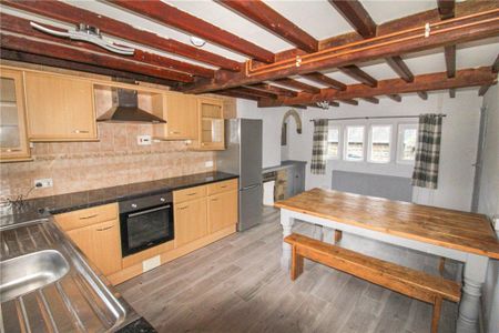 3 bedroom semi-detached house to rent - Photo 3