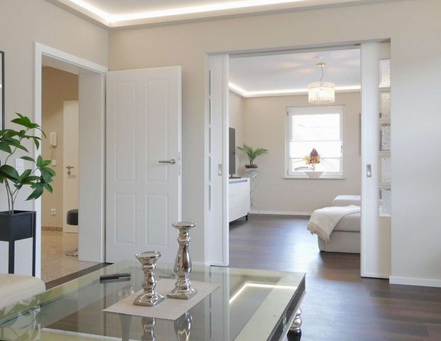 Stilvoll möblierte Wohnung mit großem Balkon in ruhiger Wohnlage - Foto 1