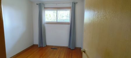 For Lease - 11 Southill Drive, Hamilton, Ontario - Photo 3