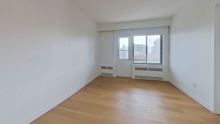 3555 Cote-des-Neiges Road, Montréal, QC - Photo 5
