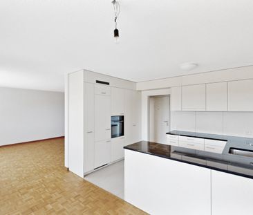 Grosszügige Wohnung mit Gartensitzplatz - Foto 1