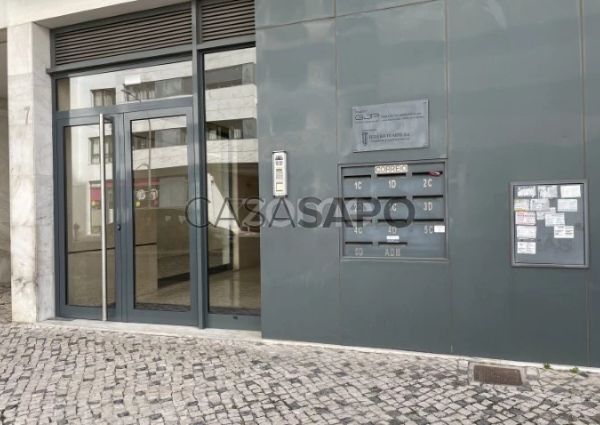 Apartamento T2 para alugar na Amadora