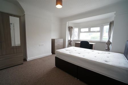 8 Deiniol Road - Photo 3
