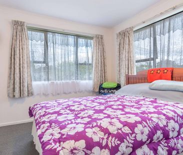 Three bedroom home in Otara! - Photo 1