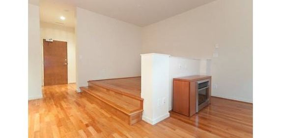 Water View Unfurnished 1 Bedroom @ 1333 W Georgia-Available Oct 1st - Photo 2