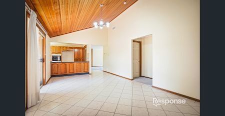 SPACIOUS 5-BEDROOM HOME ON LARGE RURAL-STYLE BLOCK – LAWN MAINTENANCE INCLUDED! - Photo 3