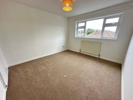 3 bedroom detached house to rent - Photo 2