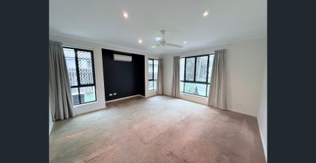 Spacious 4-Bedroom Home in West Gladstone - Photo 2