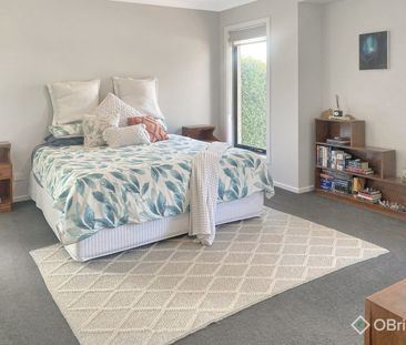 Elegant Family Living in Riverside Estate - Photo 6