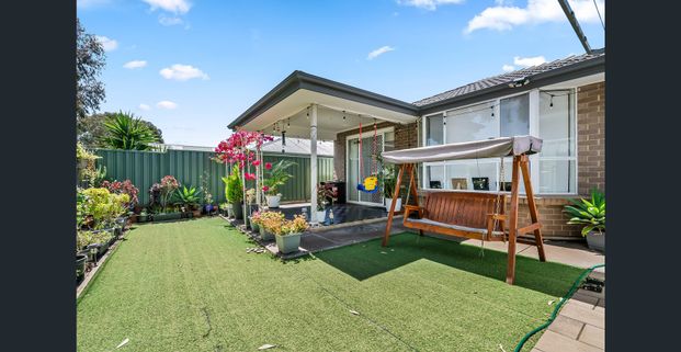 Stylish Modern Living - Photo 1