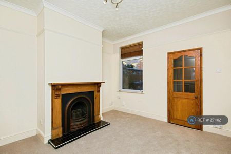 2 bedroom terraced house to rent - Photo 3