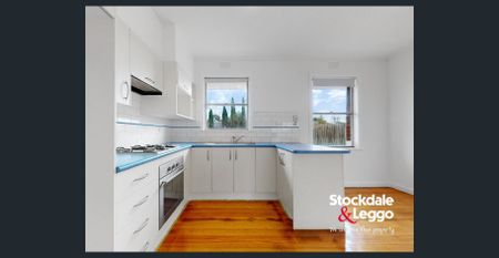 Ideally Located Family Home in the Heart of Fawkner - Photo 4