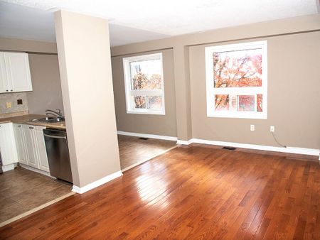 For Lease - 1054 Southport Drive, Oshawa, Ontario - Photo 3