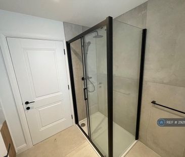 4 bedroom end of terrace house to rent - Photo 5