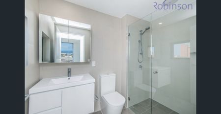 Stylish two bedroom, two bathroom apartment at the eastern end of the city, close to Newcastle beach. - Photo 4