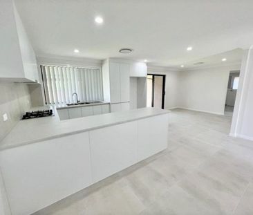 Amazing 3 Bedroom Home in Narellan Vale! - Photo 4