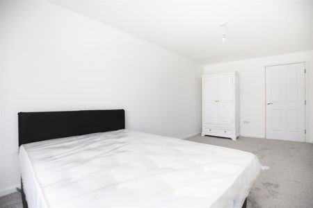 3 bed apartment to rent in Warton Terrace, Newcastle Upon Tyne, NE6 - Photo 3