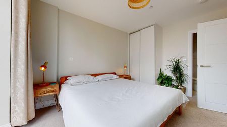 3 bedroom flat to rent - Photo 5