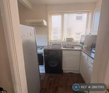 3 bedroom detached house to rent - Photo 3