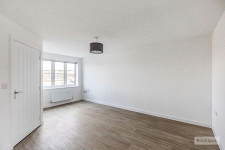 3 bedroom semi-detached house to rent - Photo 2