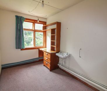 The Attic - Character 6 Bedroom Flat in Historic Building for 2026 - Photo 5